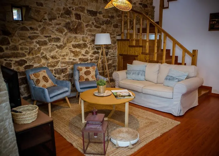 Mina Nai, Casa Rural