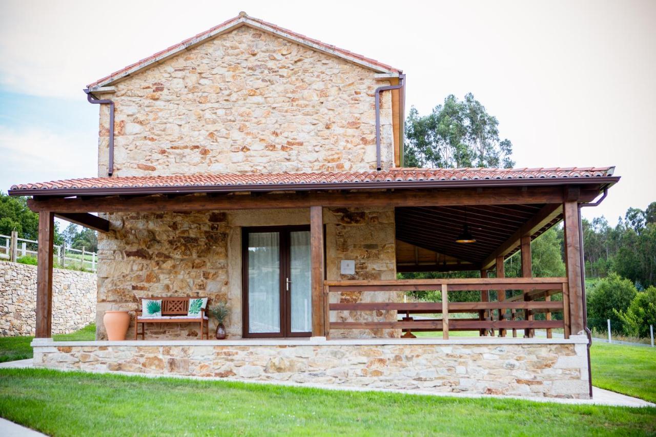 Mina Nai, Holiday home *